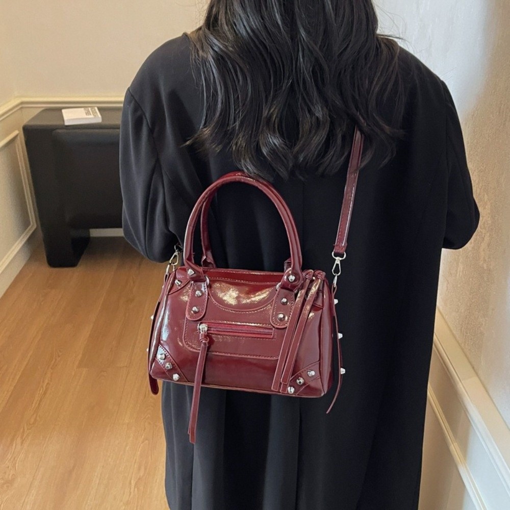 Top Handle Patent Bag - حقيبة كتف نسائية كبيرة السعة بتصميم