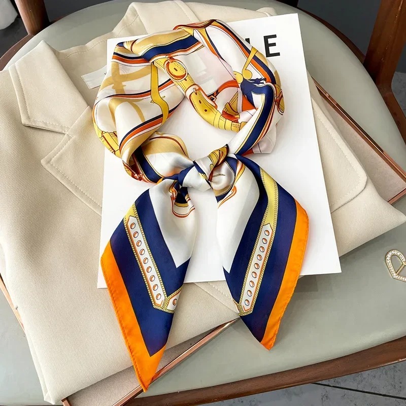 Luxury Bags Duffle - وشاح حريري مربع نحيف بتصميم فاخر