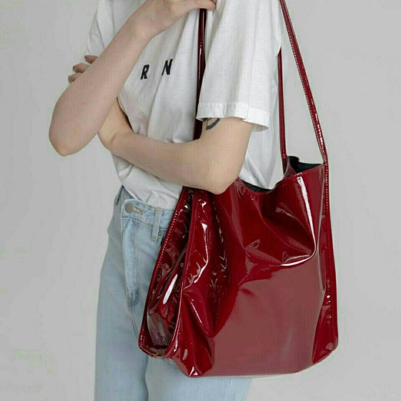 Top Handle Patent Bag - Yogodlns الفاخرة براءات حقيبة تسوق جلدية