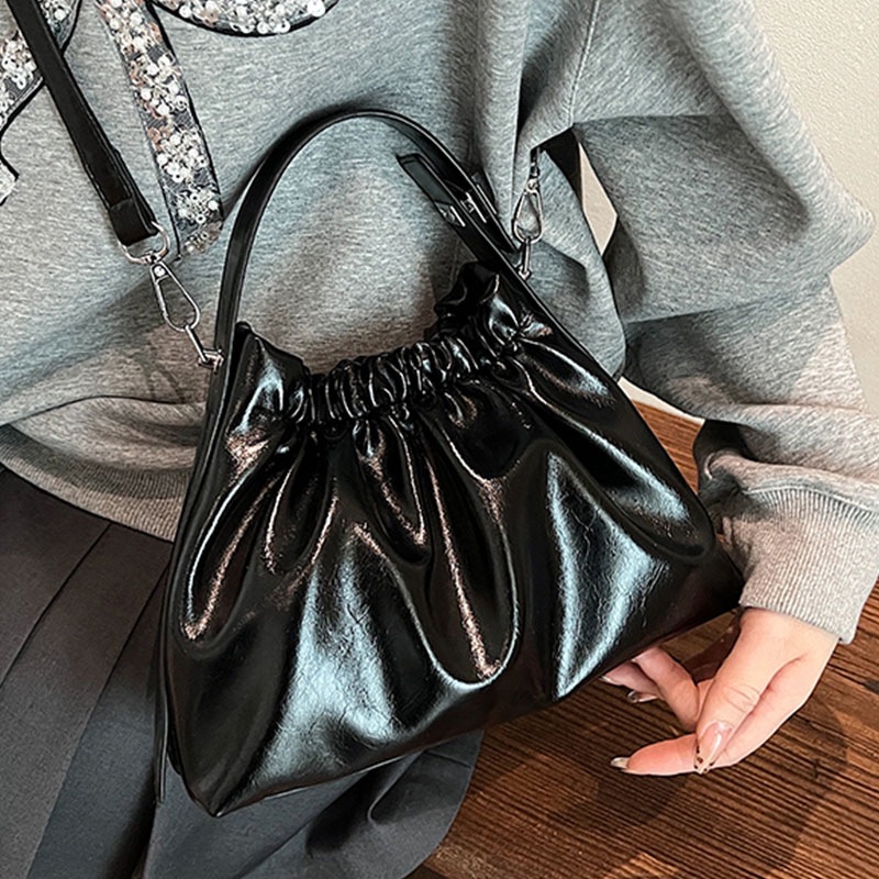 حقيبة نسائية بورجوندي مزينة بك - مراجعة Top Handle Patent Bag وسعره