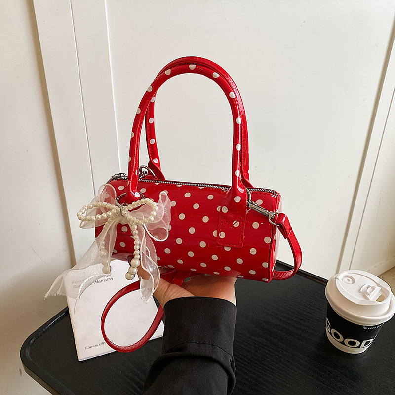 حقيبة يد نسائية لطيفة بنقاط ال - مراجعة Top Handle Patent Bag وسعره