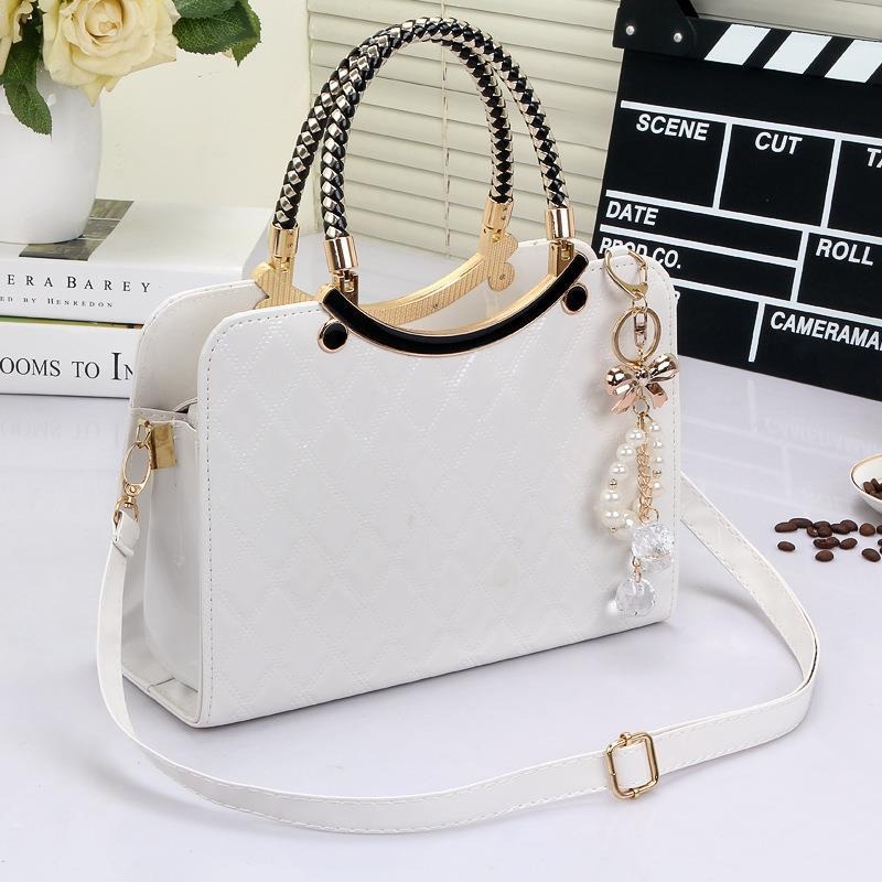حقائب يد نسائية لامعة من الجلد - مراجعة Top Handle Patent Bag وسعره