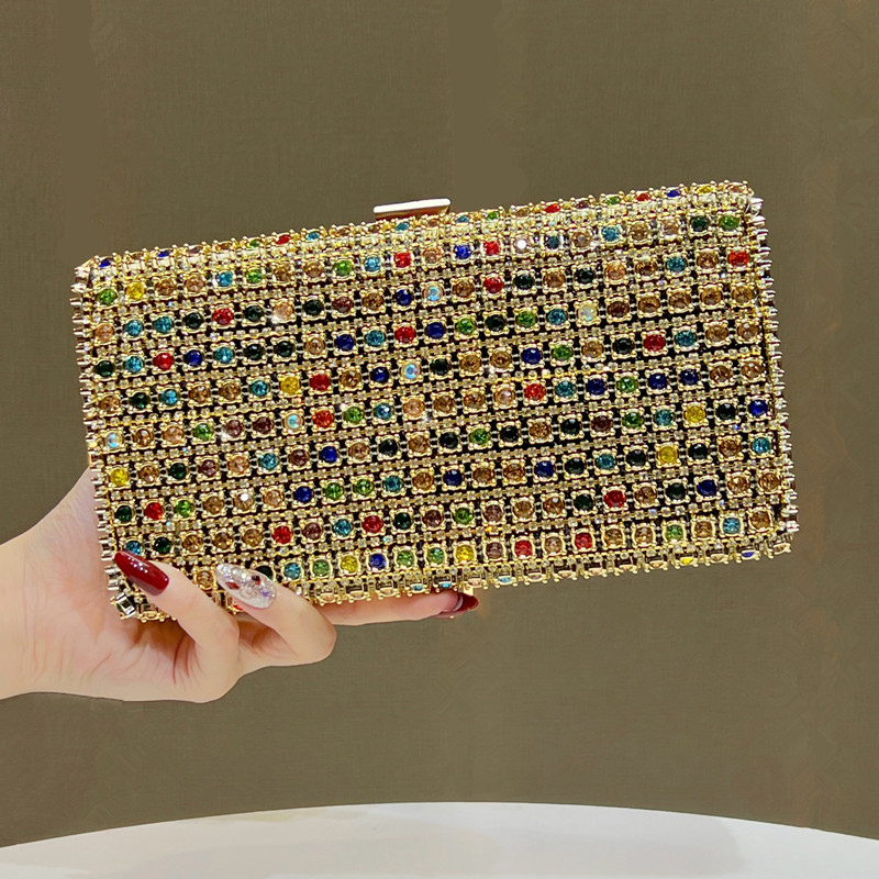 حقيبة سهرة نسائية فاخرة مرصعة  - مراجعة Luxury Bags Of 2026 وسعره