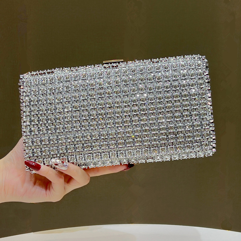 حقيبة سهرة نسائية فاخرة مرصعة  - مراجعة Luxury Bags Of 2026 وسعره