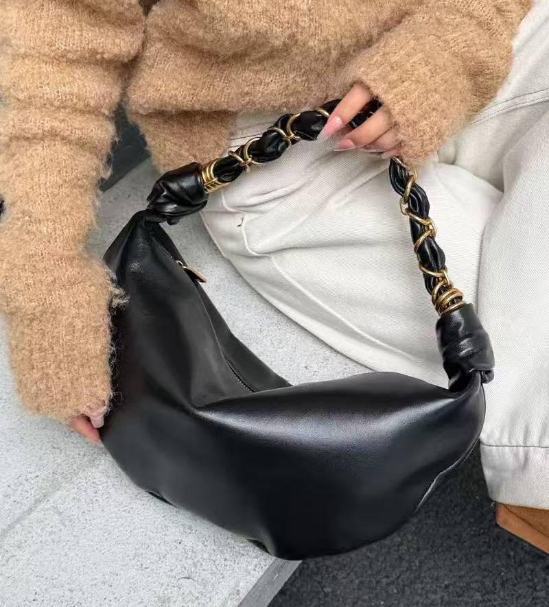 حقائب نصف قمر من الجلد الطبيعي - مراجعة Luxury Bags Of 2026 وسعره