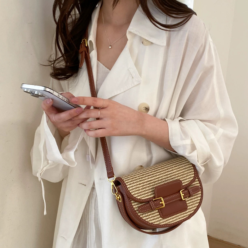 حقائب سرج صغيرة على الطراز الإ - مراجعة Luxury Bags Of 2026 وسعره