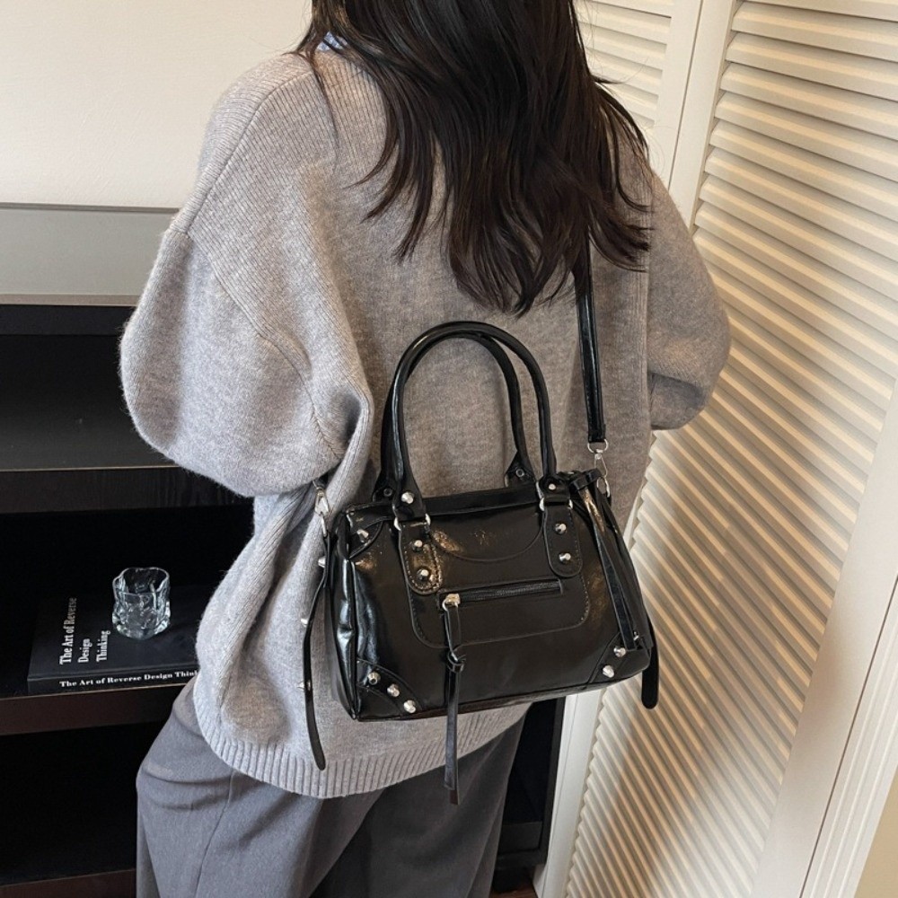 حقيبة نسائية كلاسيكية من الجلد - مراجعة Top Handle Patent Bag وسعره