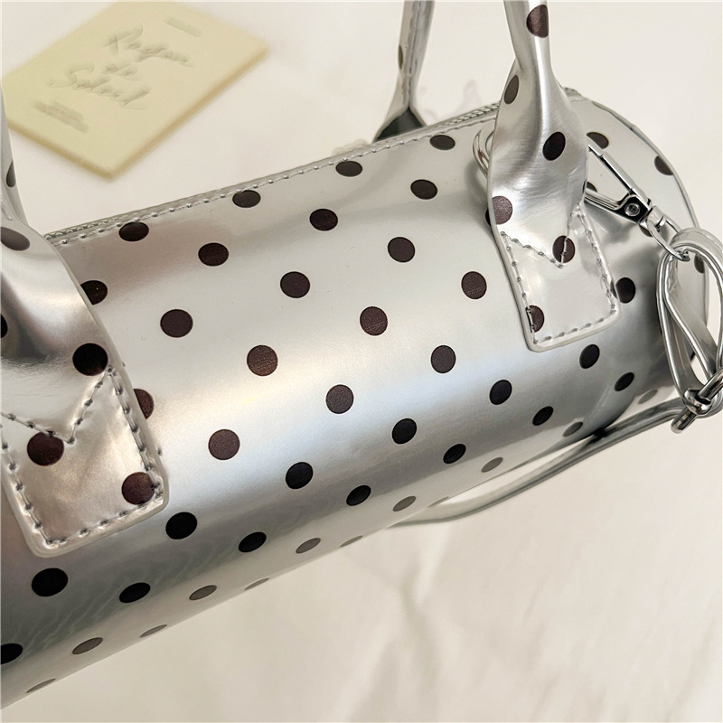 حقيبة يد كورية صغيرة منقطة بتص - مراجعة Top Handle Patent Bag وسعره