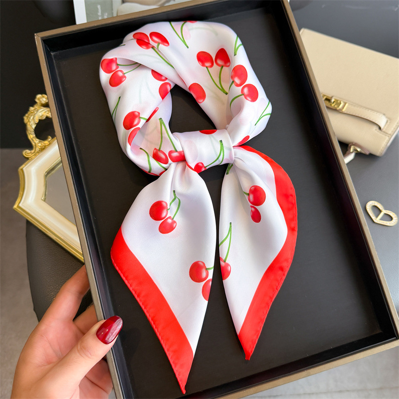 الفاخرة ساحة وشاح من الساتان ا - مراجعة Luxury Bags Duffle وسعره